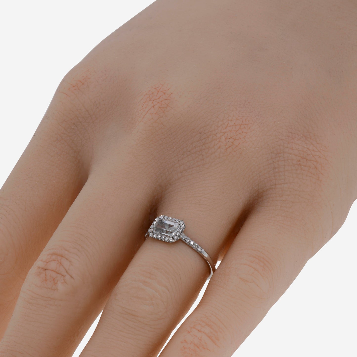 SUZANNE KALAN - 14K White Gold Diamond and White Topaz Ring (Gross: 1.9 gr.; DIA: 0.14 ct. twd.) - PR530-WGWT-6.5
Ring Size: 6.5