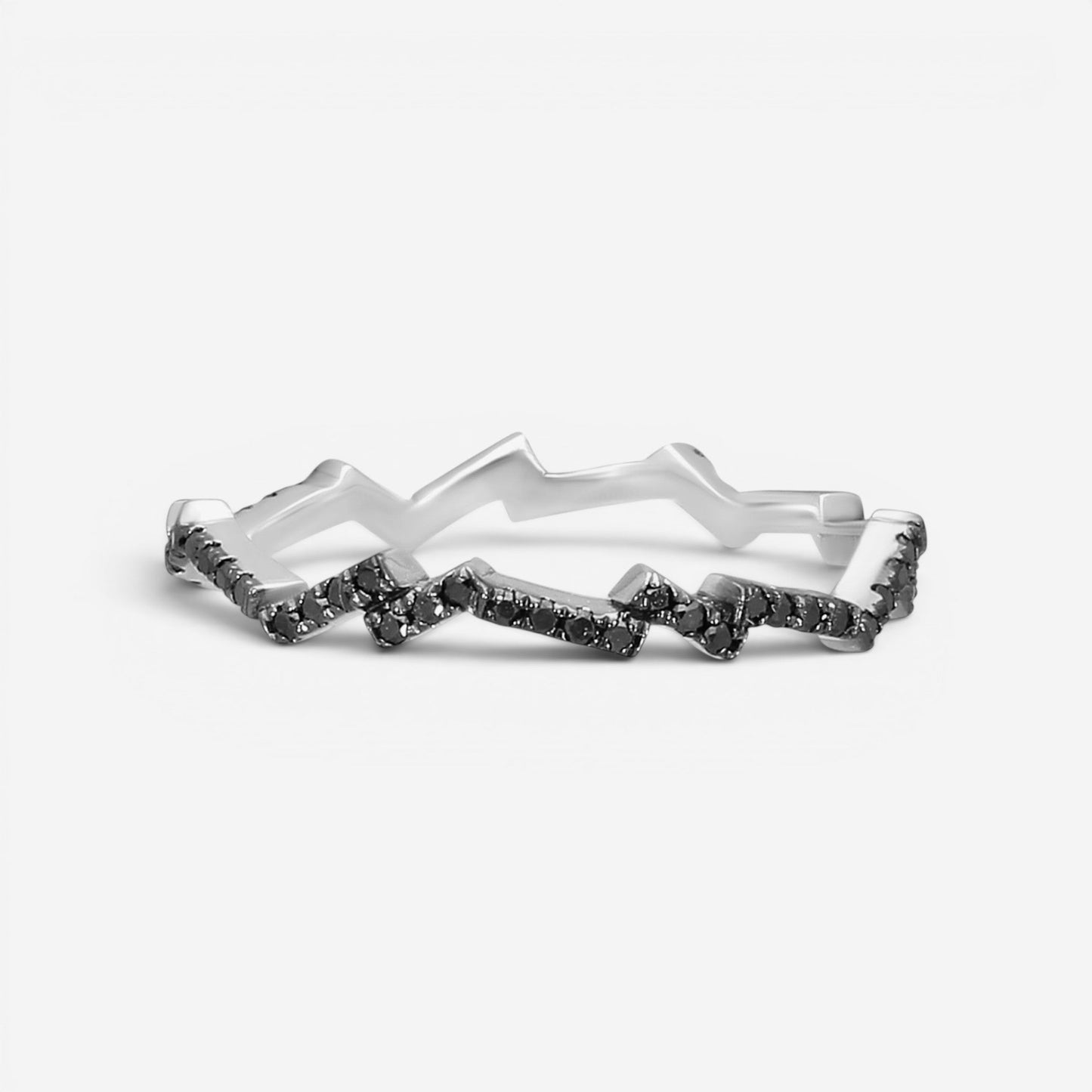 SUZANNE KALAN - 18K White Gold Diamond Ring (DIA: 0.30 ct. twd.) - CLR162B-WG6.5 

Ring Size: 6.5