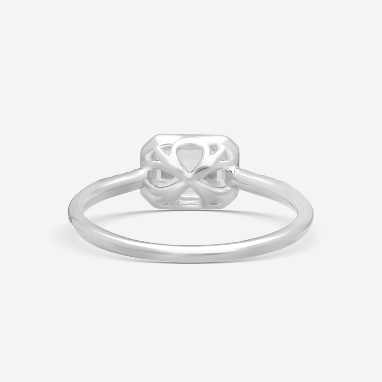 SUZANNE KALAN - 14K White Gold Diamond and White Topaz Ring (Gross: 1.6 gr.; DIA: 0.14 ct. twd.) - PR530-WGWT-6.5

Ring Size: 8