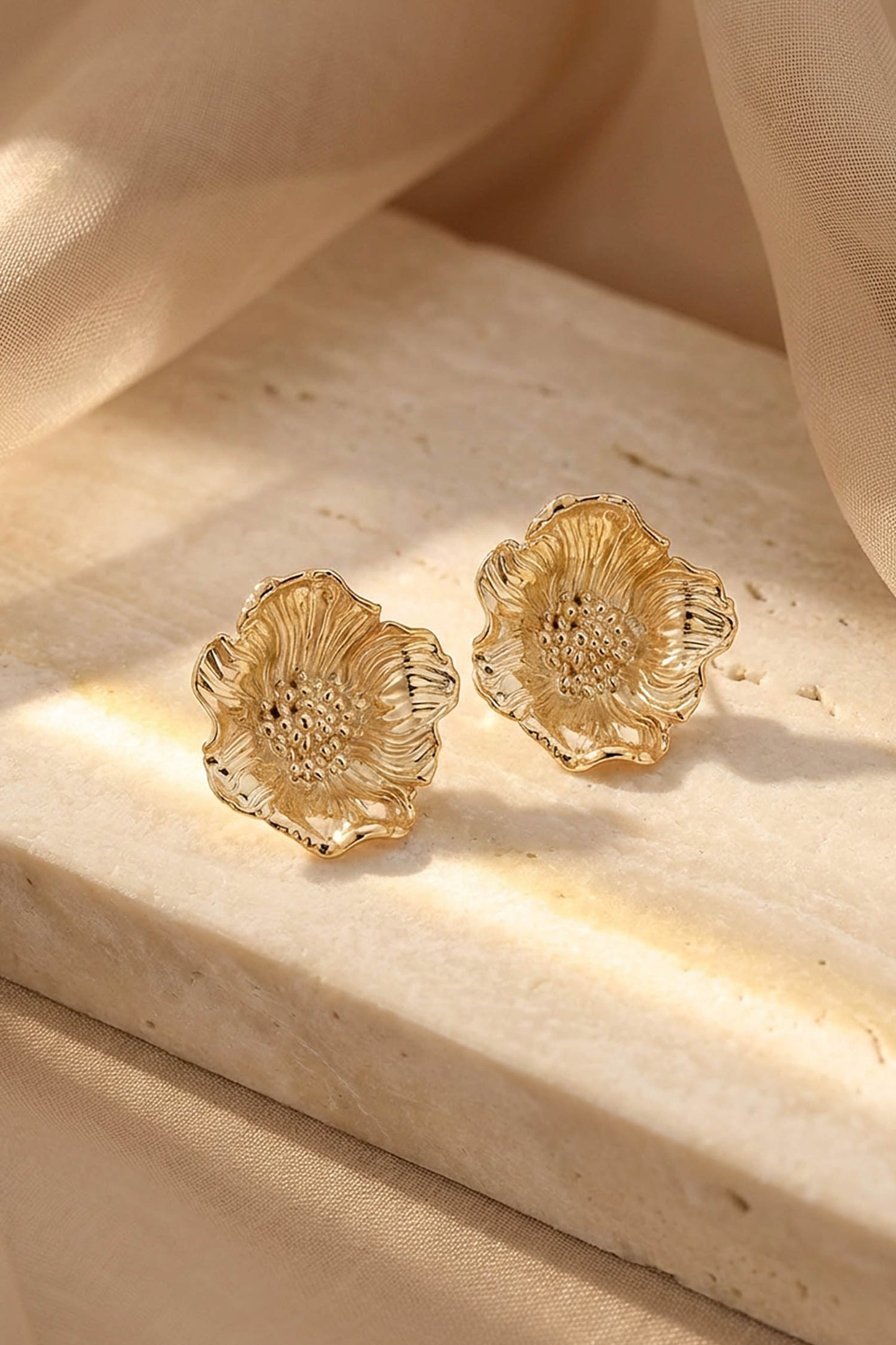 Poppy Studs Gold